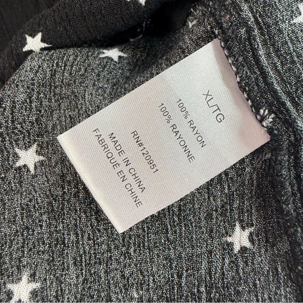 Wild skye T-shirt, stars, black white Black Star Pattern Button Down Shirt - Picture 12 of 14